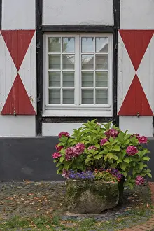 Red And White Shutters Drucke: Window with red and white shutters