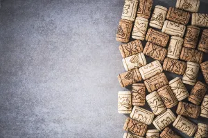 Wine Cellar Background Drucke: Wine corks border background