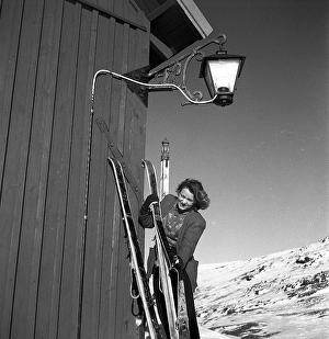 Cross Country Skiing Event Drucke: Winter in the 1940s