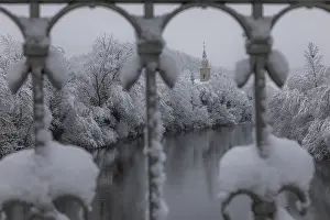 Waterfront Winter Scene Drucke: Winter atmosphere on the river Mur