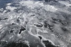 Bilder Datiert 10. März 2024: Winter, Eisstruktur, Sankt-Lorenz-Strom