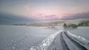 Winter Landscape Drucke: Winter landscape with snow-covered fields
