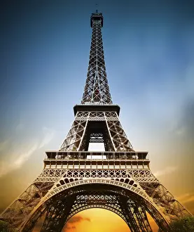 Eiffel Tower Paris Drucke: Wonderful view of Eiffel Tower in Paris