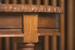 Deserted Rural Scene Drucke: Wood table detail abstract image