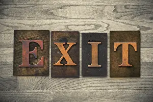 Deserted Corridor Image Drucke: The word EXIT theme written in vintage