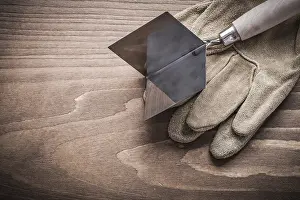 Construction Industry Safety Gear Drucke: Working gloves and angle former