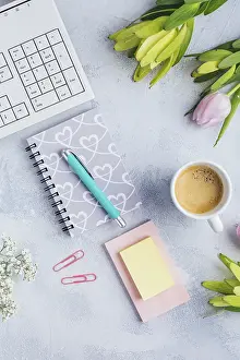 Office Desk Drucke: Workplace with cup of coffee, empty notebook