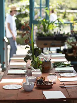 Ecological Food Photography Drucke: Workshop table with mortars, pestles