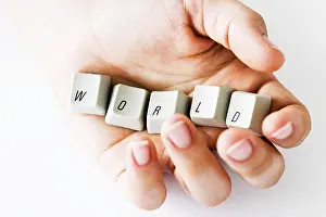 Hand In Hand Drucke: Worldwide access