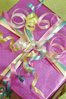 Embellished Gift Box Drucke: Wrapped present