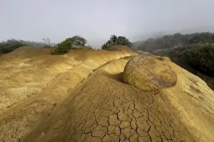 Canary Islands Geology Drucke: Yellow soil and rocks, erosion