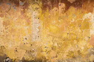 Deserted Wall Scene Drucke: Yellow wall