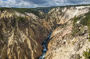 Wild River Erosion Landscape Drucke: Yellowstone River flows through Gorge