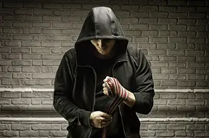 Young Boxer Drucke: Young boxer preparing for fight