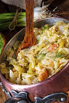 Irish Cabbage Recipe Drucke: Young and fresh cabbage cooked with bacon cubes