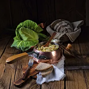 Irish Cabbage Recipe Drucke: Young and fresh cabbage cooked with bacon cubes