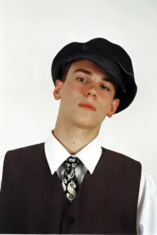 Young Man In Suit Drucke: Young man with hut
