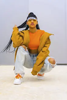 Braided Girl Dance Drucke: A young trap dancer with braids