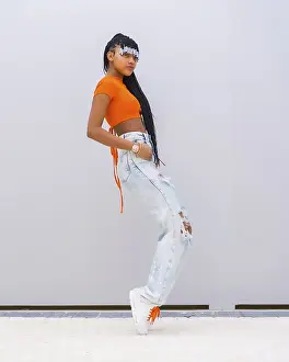 Braided Girl Dance Drucke: A young trap dancer with braids