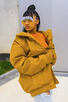 Braided Girl Dance Drucke: A young trap dancer with braids