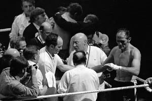 Heavyweight Boxing Champions Drucke: Henry Cooper v Joe Bugner