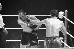 Gerry Cranham Photography Drucke: Henry Cooper v Joe Bugner