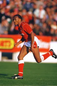 Tottenham Hotspur Vintage Photos Drucke: Nottingham Forest v Tottenham