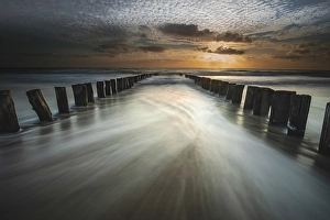 Sunset On The Coast Drucke: Breakers on the North Sea beach