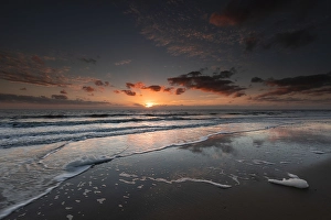 Long Exposure Coastal Photography Drucke: Breakers on the North Sea beach