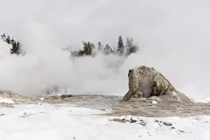 Steaming Hot Springs USA Drucke: Erupting geyser