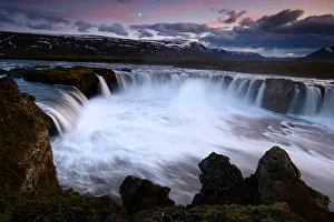 Godafoss Waterfall Location Drucke: Godafoss
