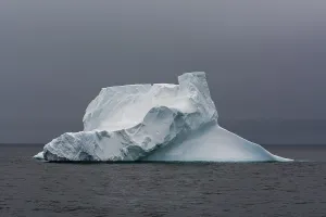 Antarctica Icebergs Drucke: An iceberg in the Gerlache Strait