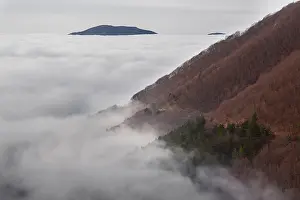 Cloudy Mountain Views Drucke: Landscape with clouds
