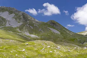 Daytime Landscape Photography Drucke: Mountain Landscape