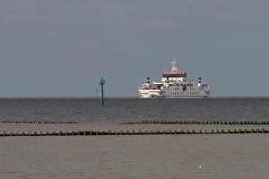 Bilder vom 9. August 2007: Fähre von Ameland nach Holwerd