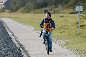 Male Cyclist Europe Drucke: Vogelaar, Birdwatcher