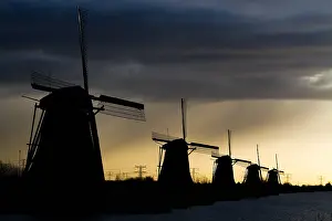 Holland Tourist Attraction Drucke: Windmills at Kinderdijk