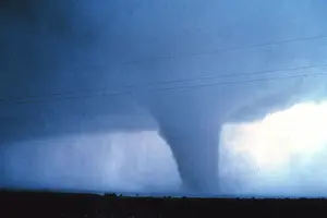 Cumulonimbus Clouds Drucke: Tornado